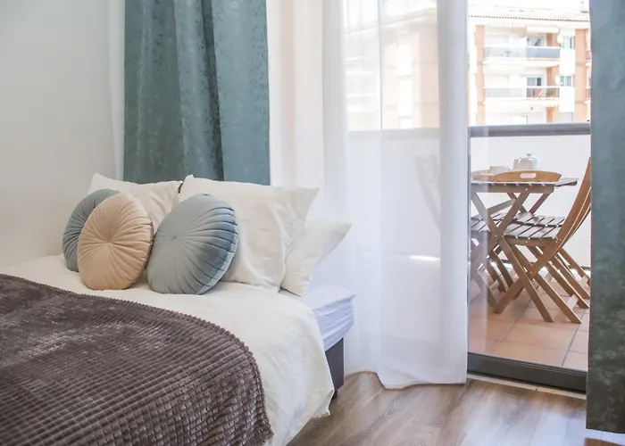 Al15 - 1 Familias A 300 M Playa Fenals