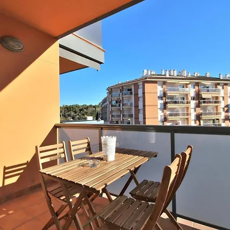 Al15 - 1 Familias A 300 M Playa Fenals Lloret de Mar