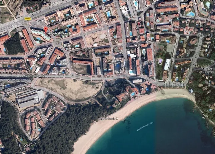 Al15 - 1 Familias A 300 M Playa Fenals Lloret de Mar