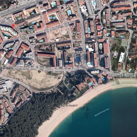 Al15 - 1 Familias A 300 M Playa Fenals Lloret de Mar